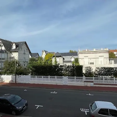 Apartment En Bord De Deauville